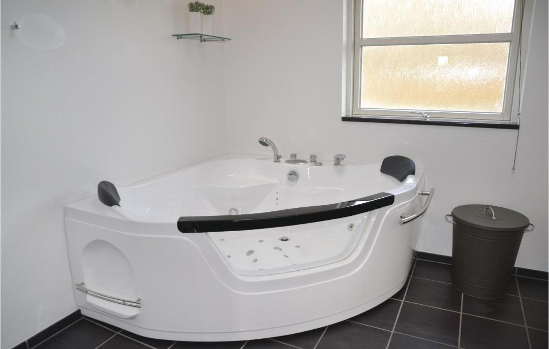 Photo of Bathroom in Skjern