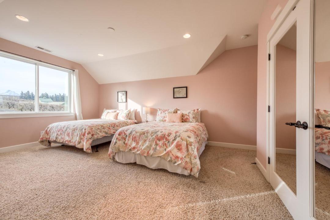 Photo of Others in Hood River