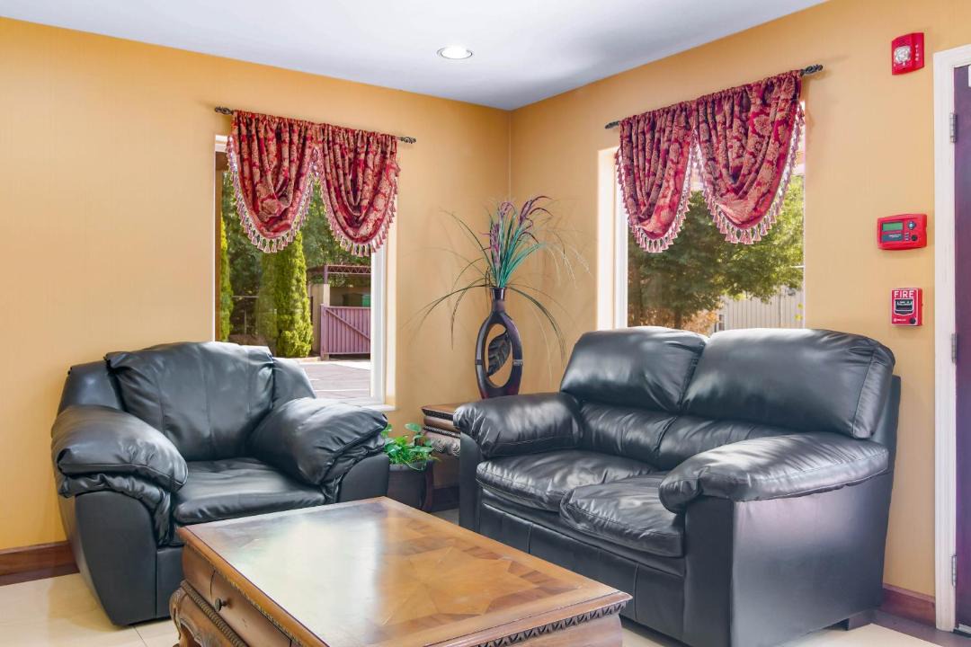 Photo of Livingroom in Mableton