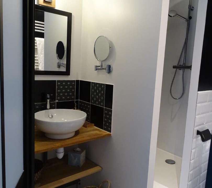 Photo of Others in Duvy