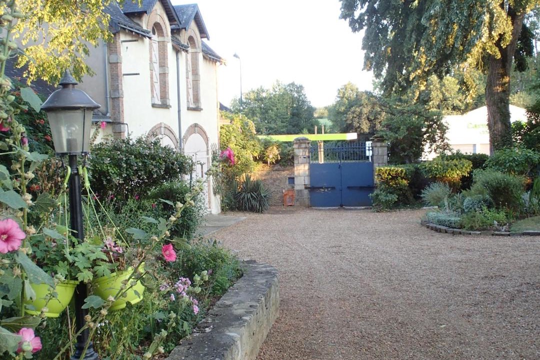 Photo of Others in Loue