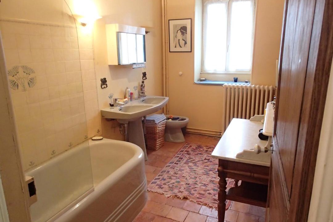 Photo of Others in Loue