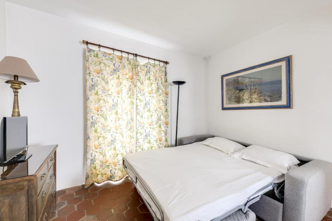 Photo of Bedroom in Notre Dame