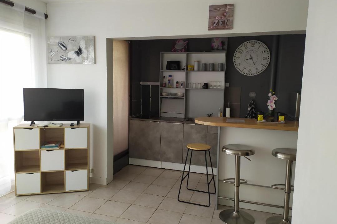 Photo of Others in Sens