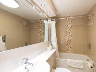 Photo of Bathroom in Newington