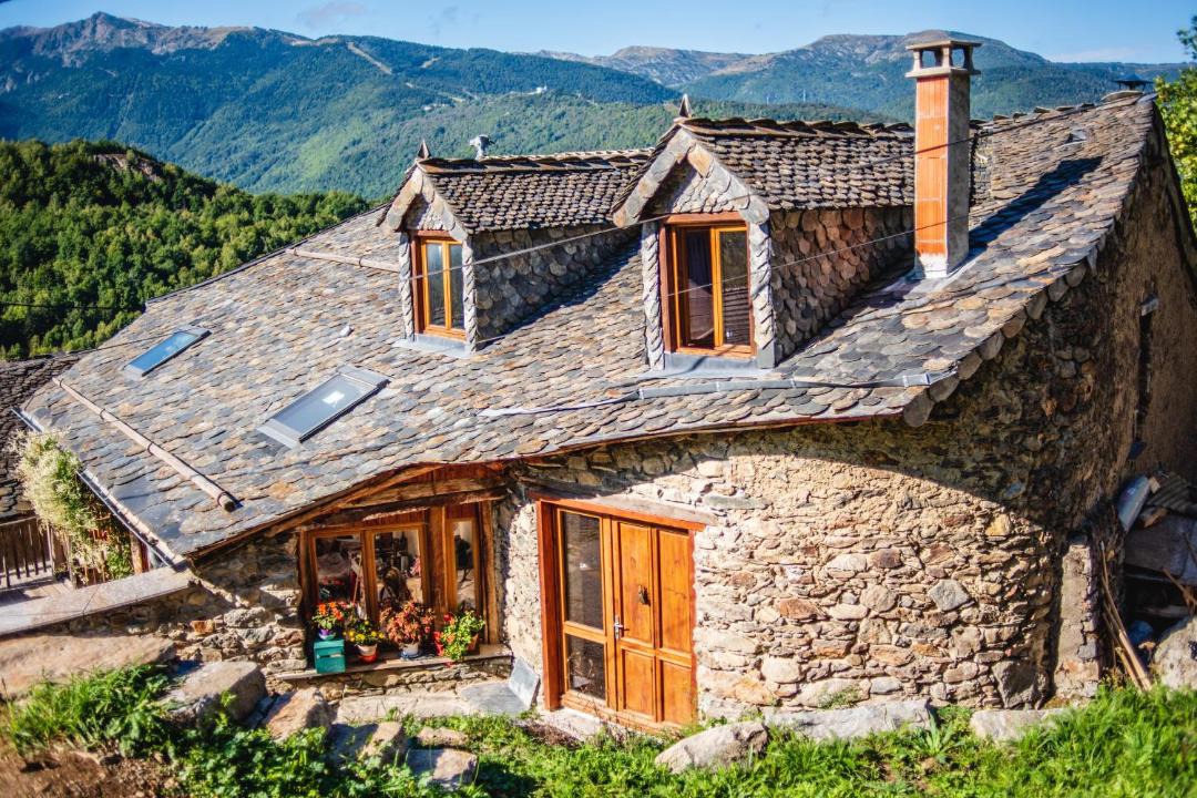 Photo of Buildings in Ascou