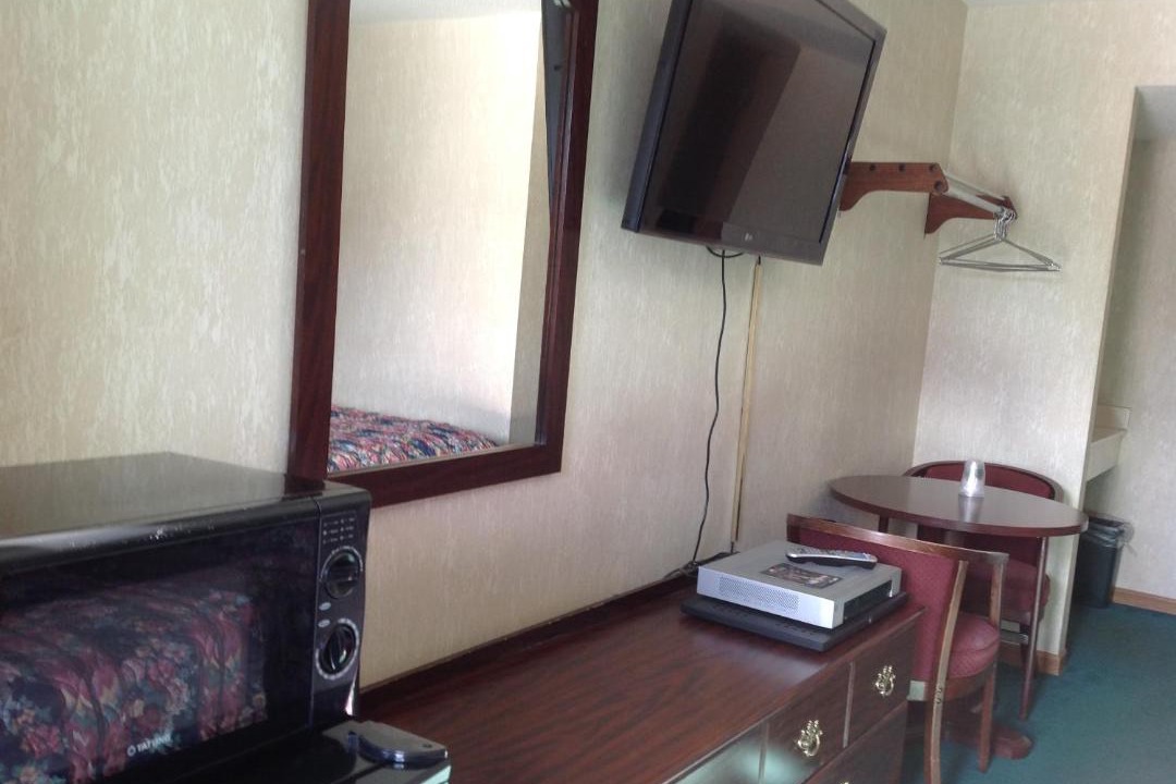Photo of Livingroom in Airport Township