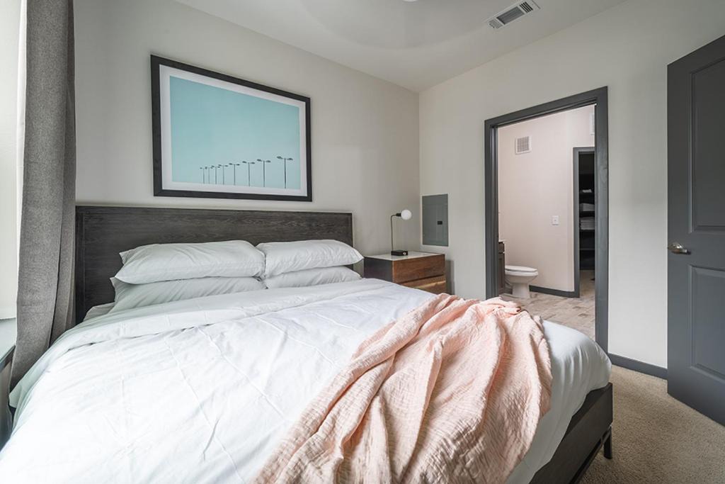 Photo of Bedroom in Fort Worth Cultural District