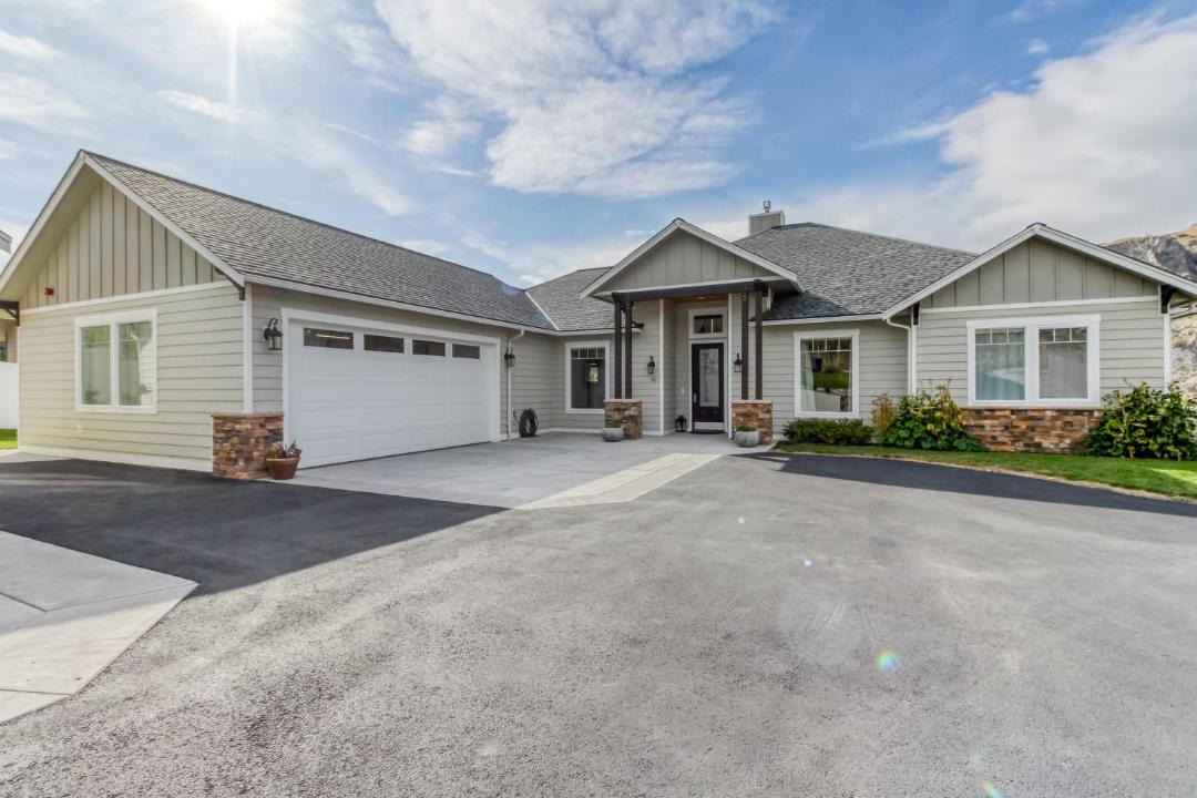 Photo of Buildings in Orondo