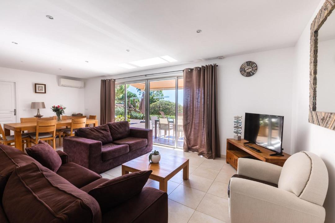 Photo of Livingroom in Cavaliere Beach