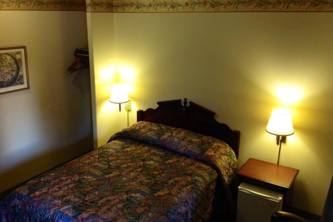 Photo of Bedroom in Garberville