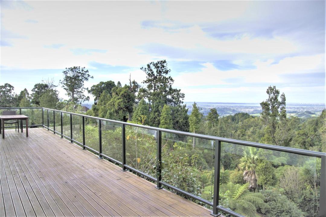 Photo of Patio Balcony in Waiatarua