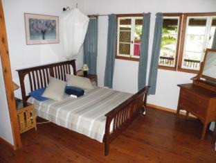 Photo of Others in Cow Bay