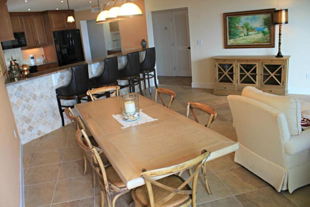 Photo of Livingroom in Butler Beach