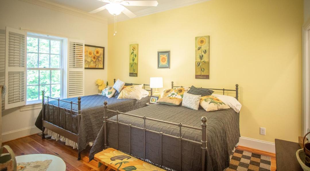 Photo of Livingroom in Oakpark