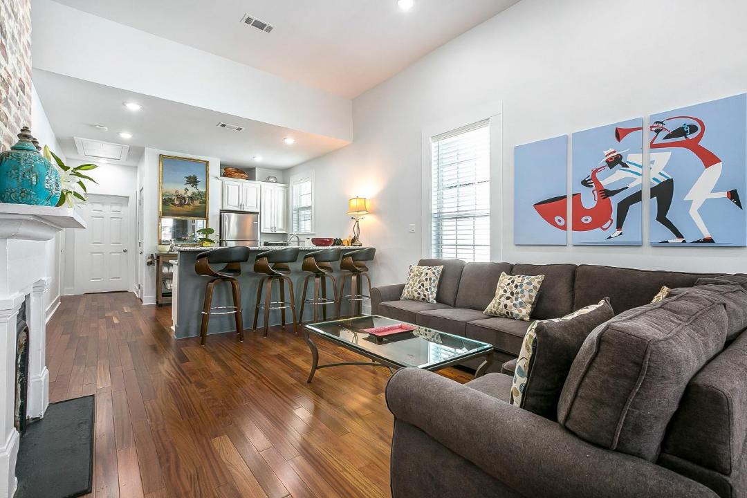 Photo of Livingroom in Irish Channel