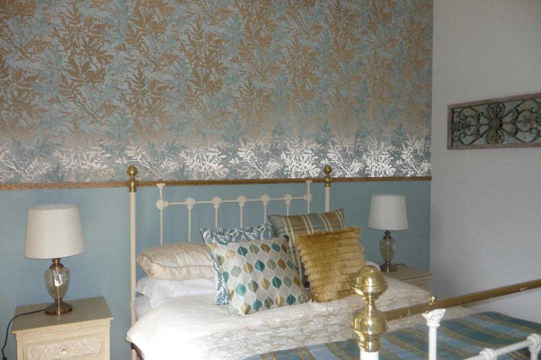 Photo of Others in Emerald