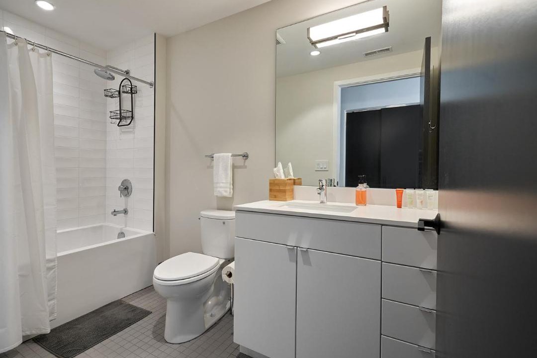 Photo of Bathroom in Lakeview