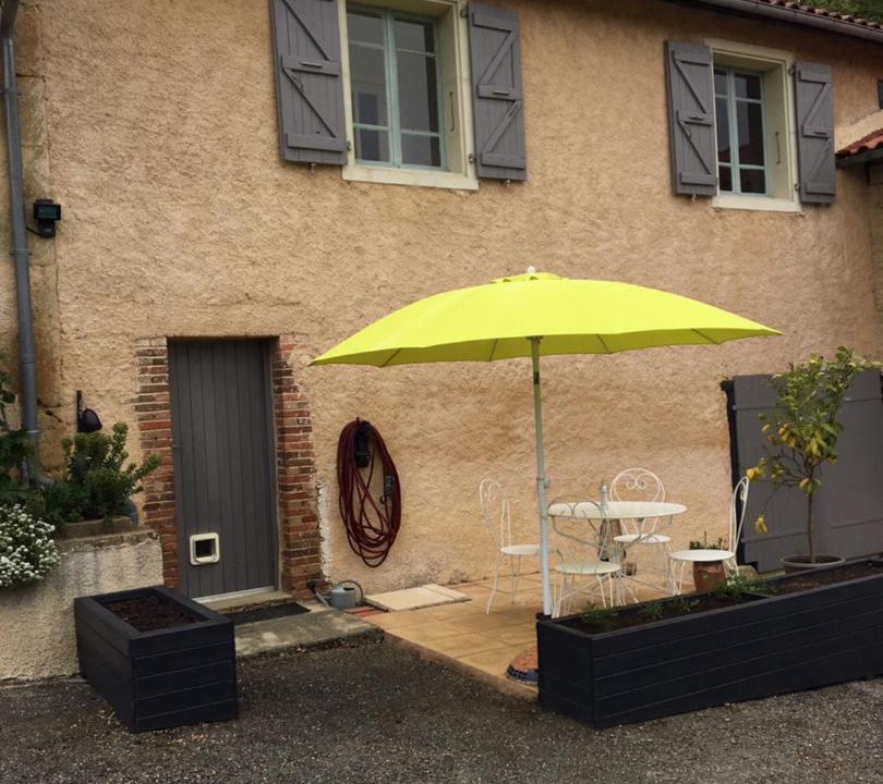 Photo of Buildings in Seissan