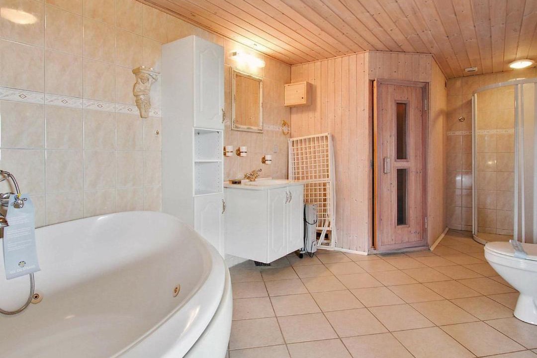 Photo of Bathroom in Harboore