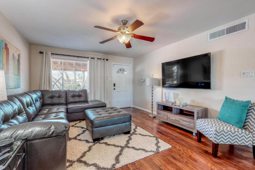 Photo of Livingroom in Oak Park