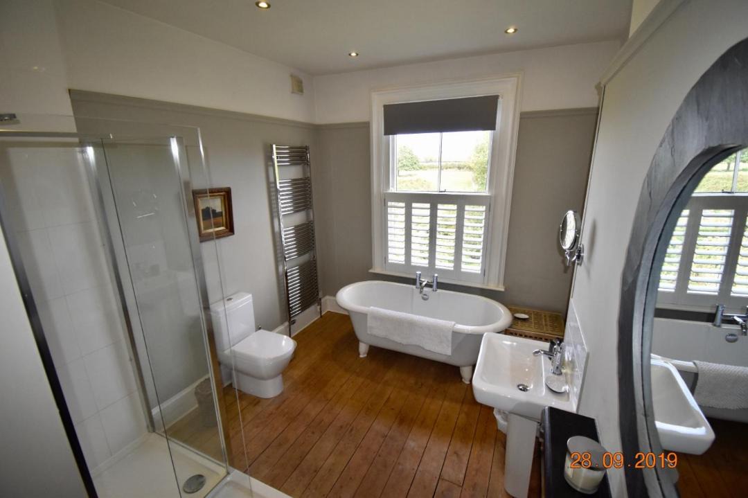 Photo of Bathroom in Grandborough