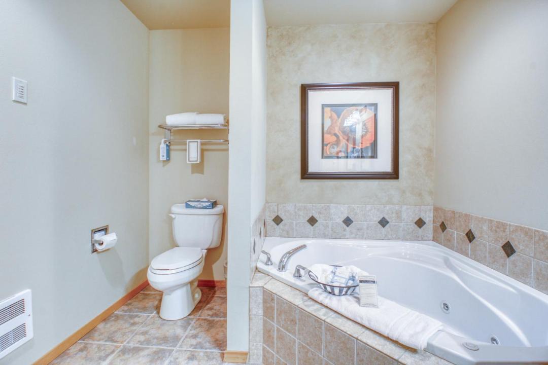 Photo of Others in Downtown Leavenworth