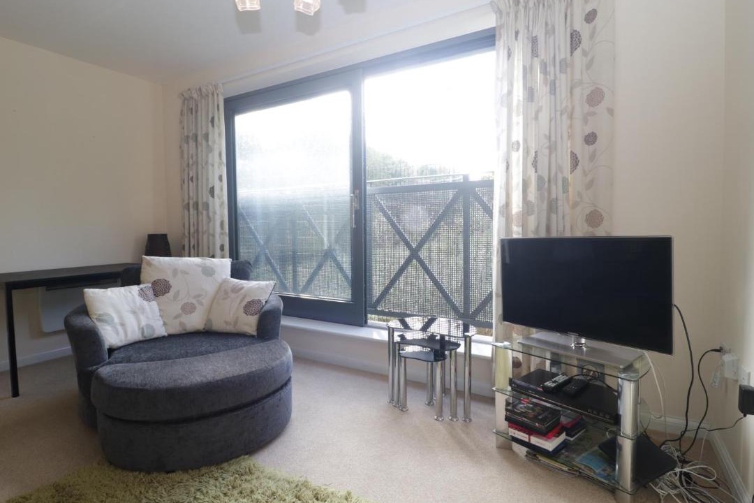 Photo of Livingroom in Street