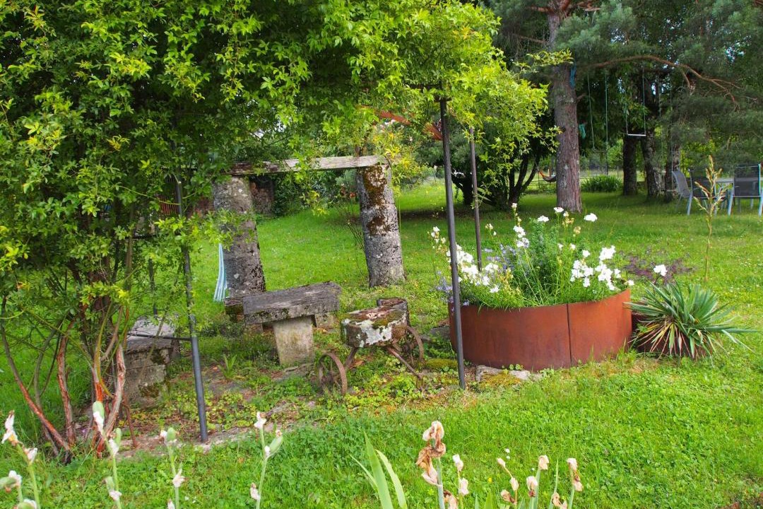 Photo of Others in Saint-Lothain