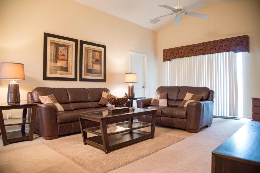 Photo of Livingroom in Sandy Ridge