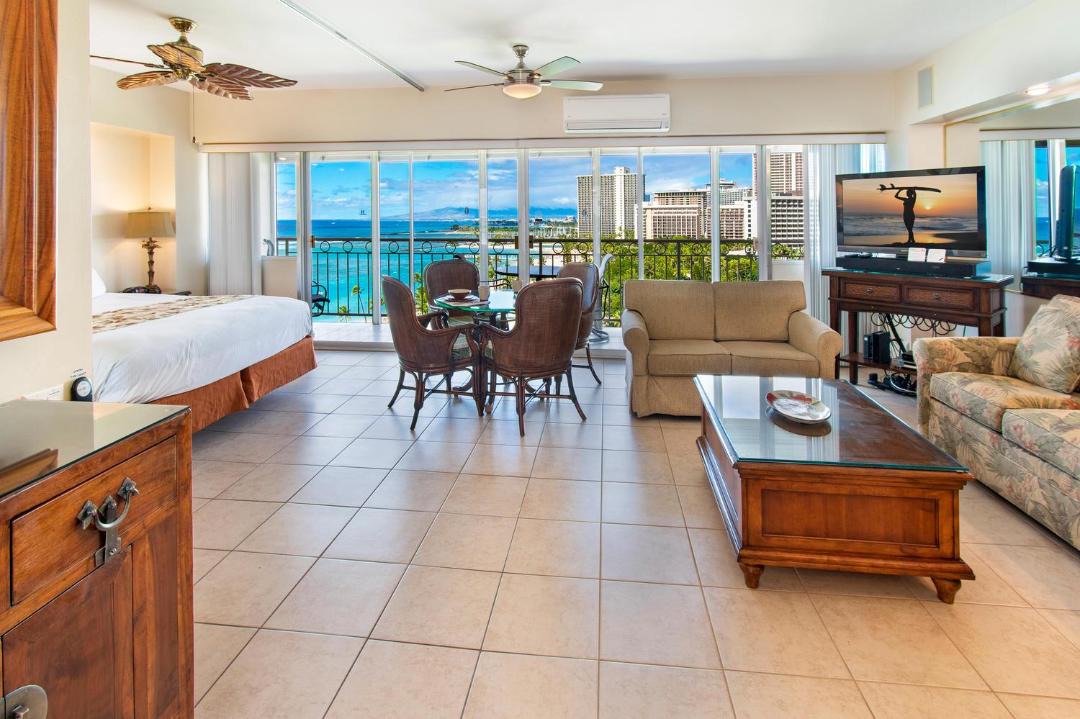 Photo of Livingroom in Waikiki