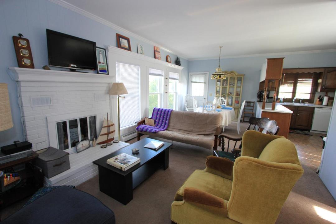 Photo of Livingroom in Sagamore Beach