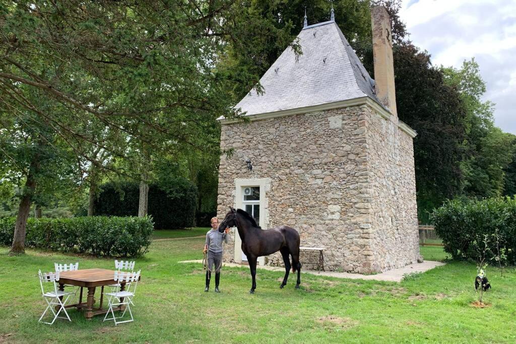 Photo of Others in La Fontaine-Saint-Martin
