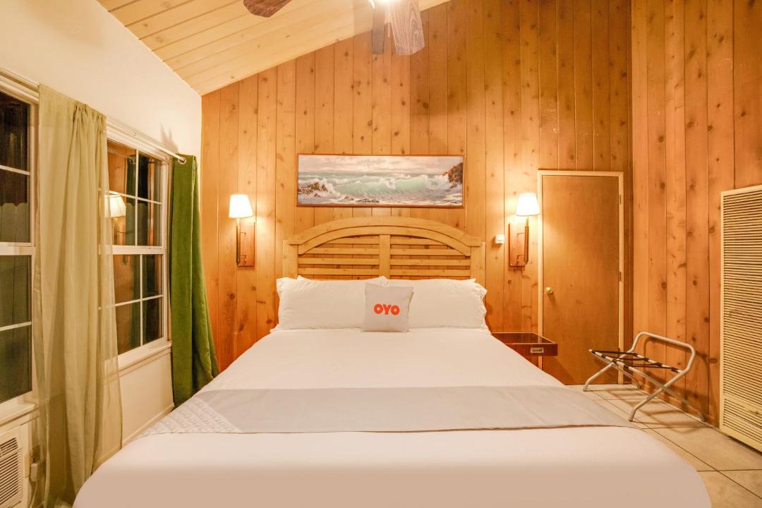 Photo of Bedroom in Lake Arrowhead