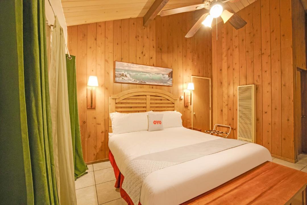 Photo of Bedroom in Lake Arrowhead