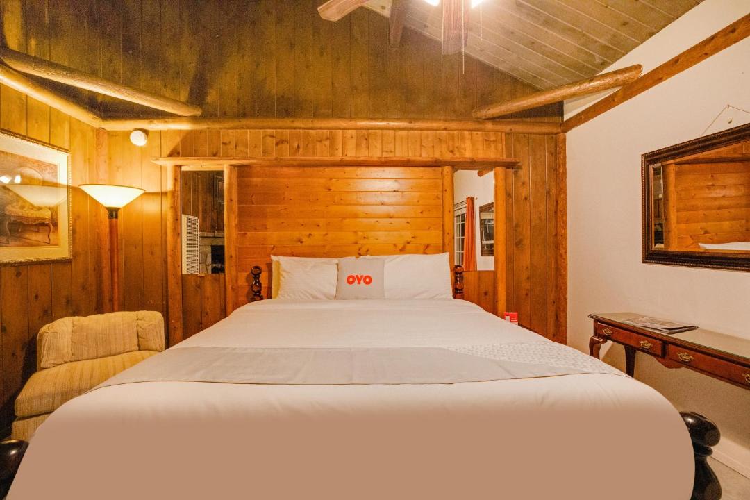 Photo of Bedroom in Lake Arrowhead