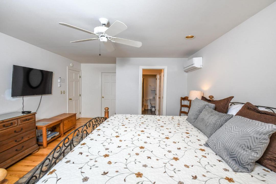 Photo of Bedroom in Blakeslee