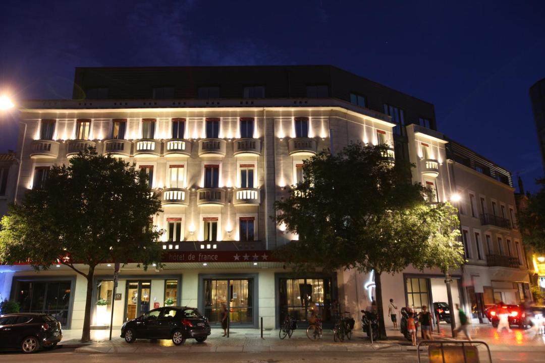 Photo of Others in Valence
