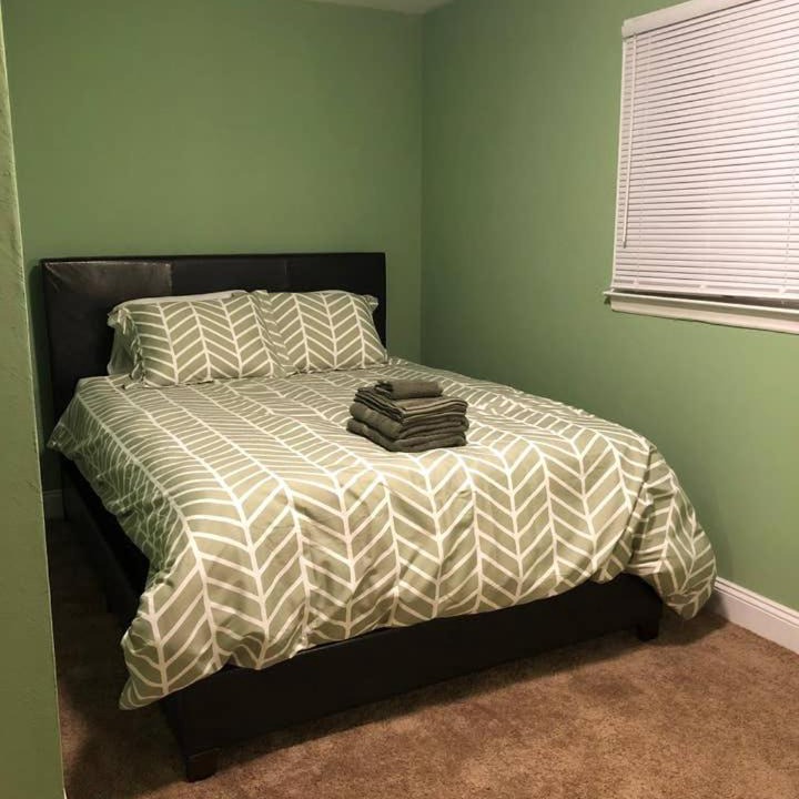Photo of Bedroom in Willoughby Spit