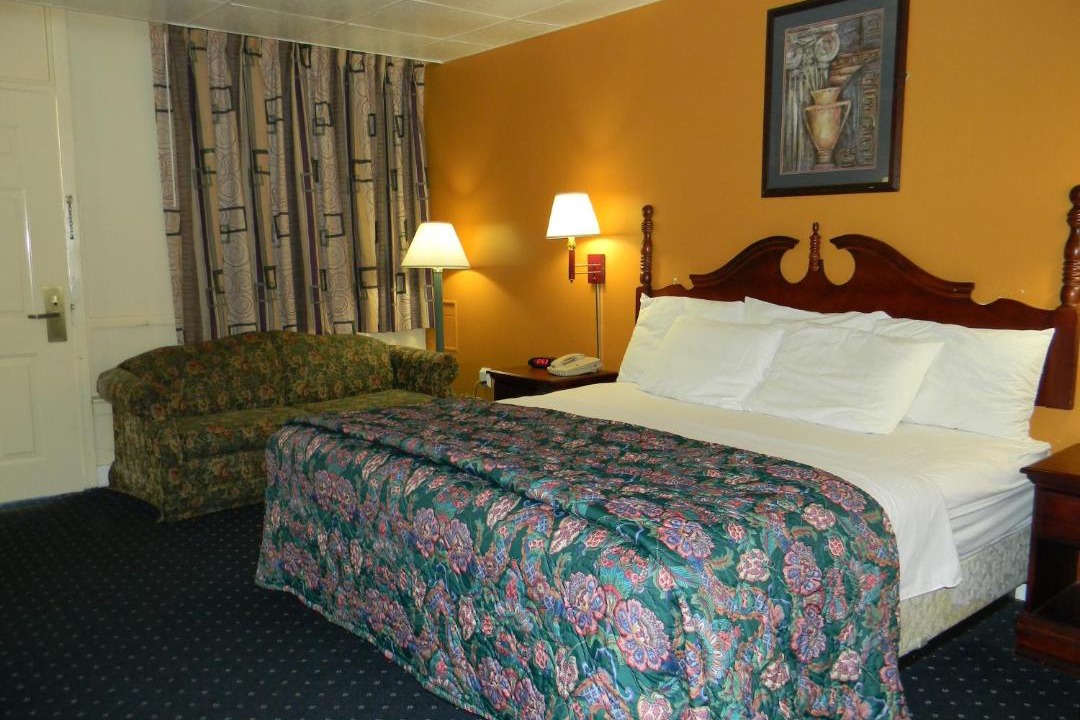 Photo of Bedroom in Roanoke Rapids