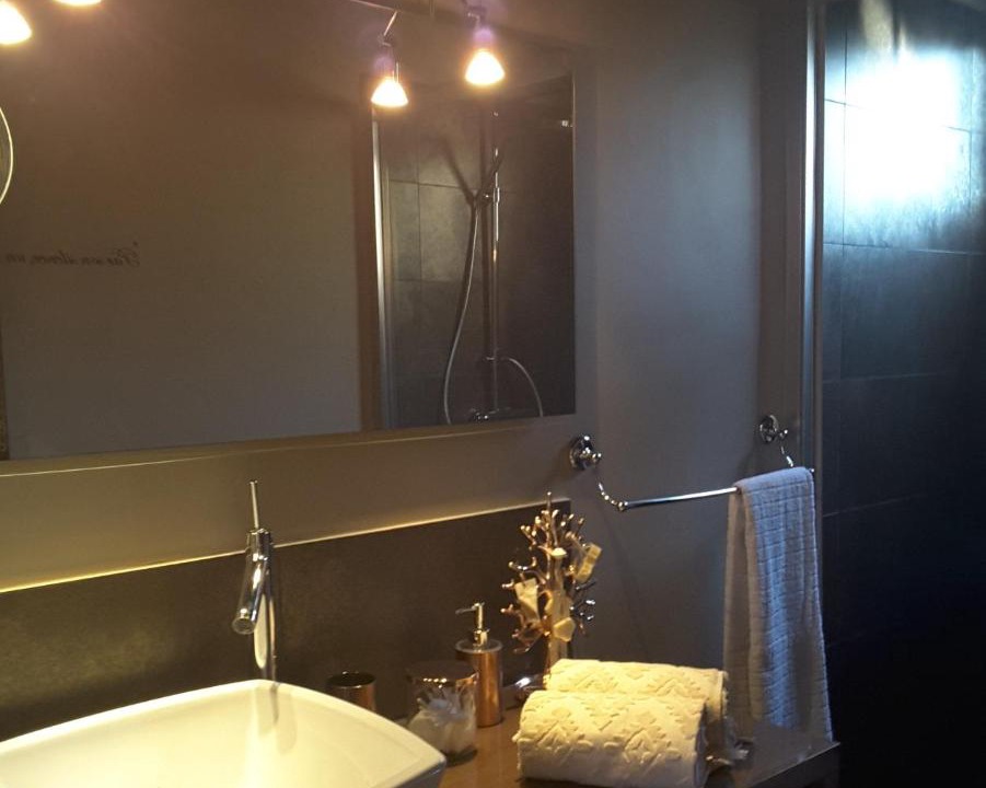 Photo of Others in Les Veneurs