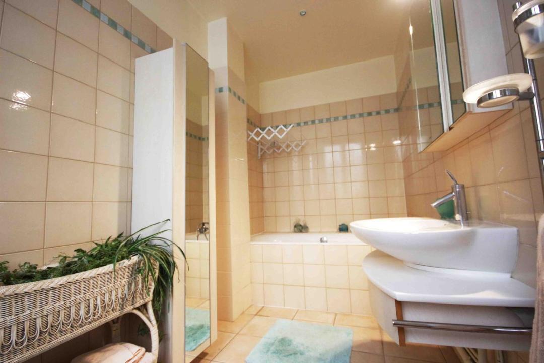 Photo of Bathroom in Quartier de la Plaine-de-Monceaux