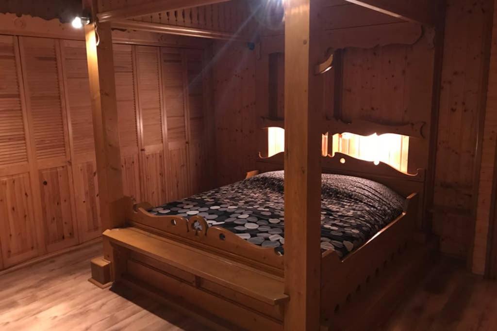 Photo of Bedroom in Les Chalesmes