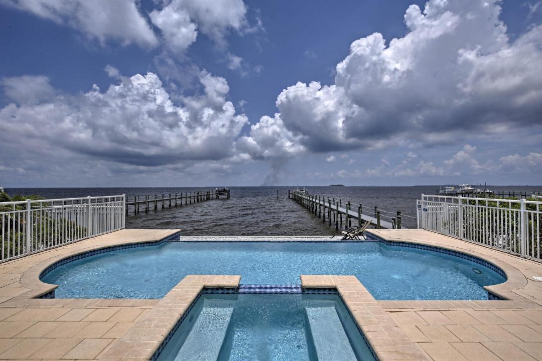 Photo of Others in Apollo Beach