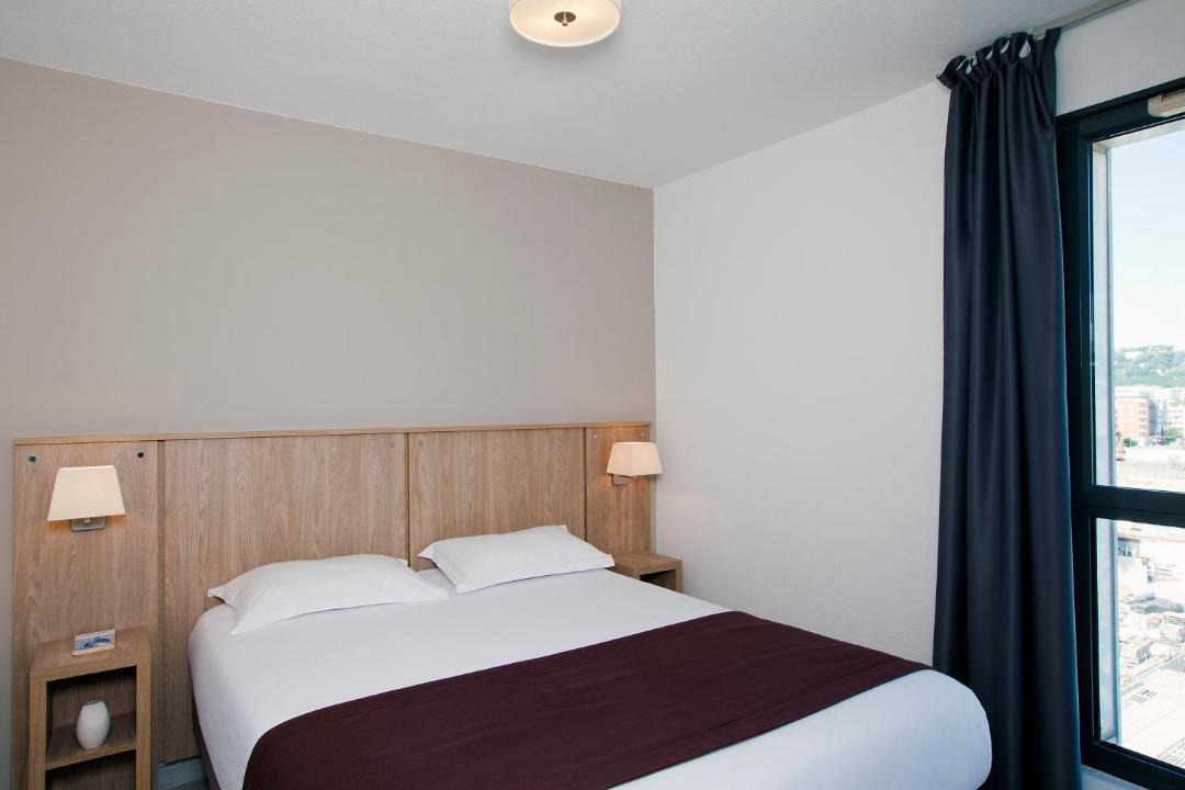 Photo of Bedroom in 7th Arrondissement