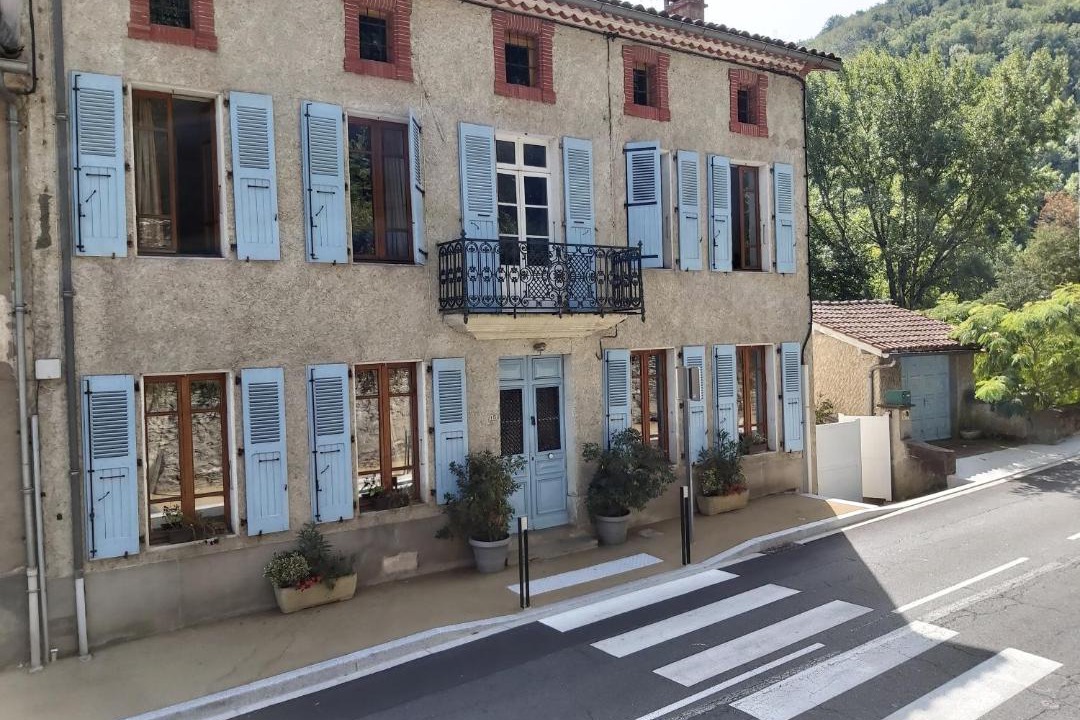 Photo of Others in Burlats