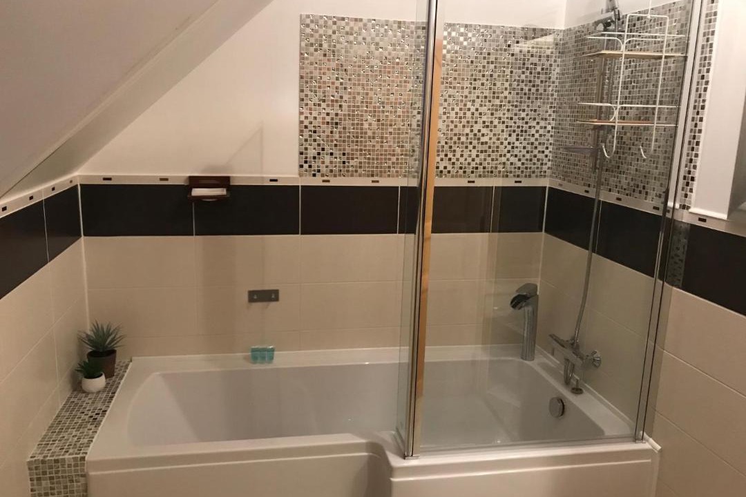 Photo of Bathroom in Gesnes-le-Gandelin