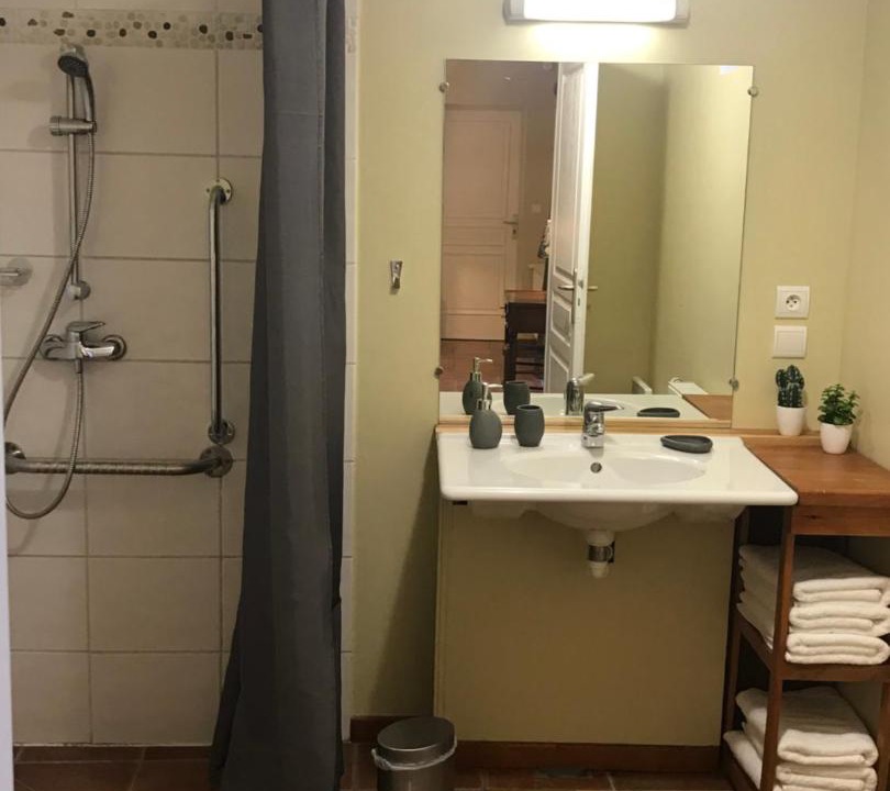 Photo of Bathroom in Rumegies