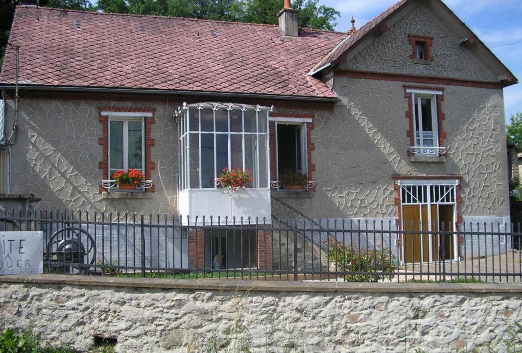 Photo of Others in Anost