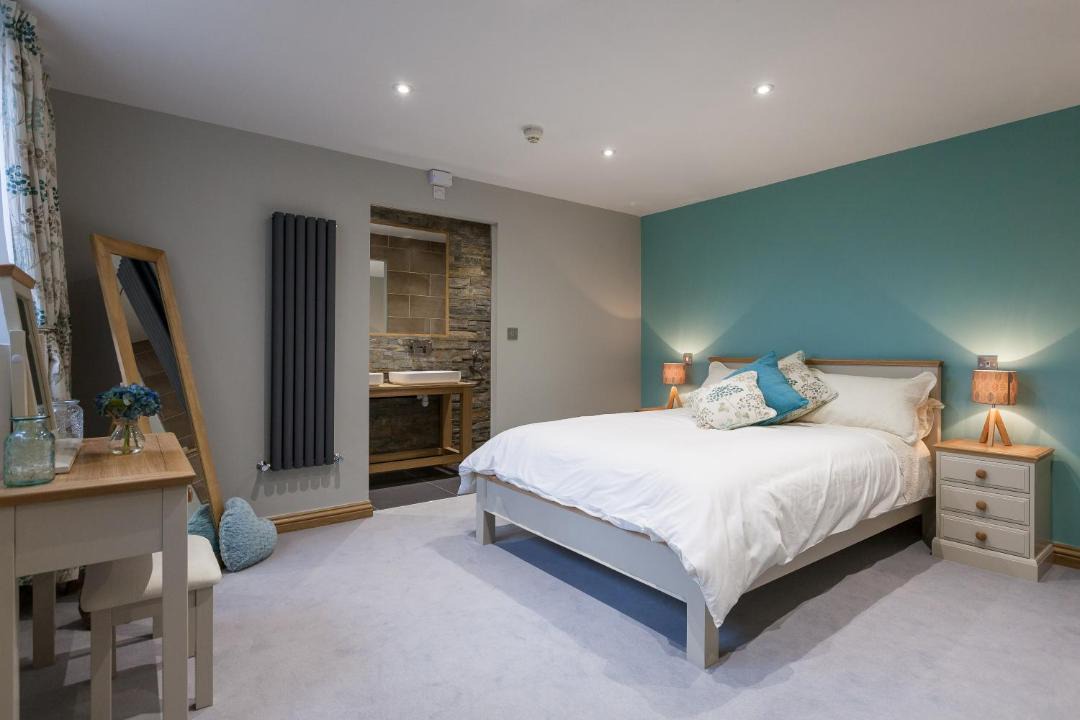 Photo of Others in Honley